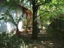 Tahit�tfalu, Gesztenye soron elad� h�z